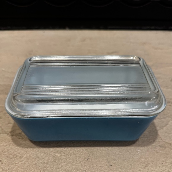 Vintage Pyrex Primary Colors Refrigerator Glass Dishes With Lids - Picture 10 of 15